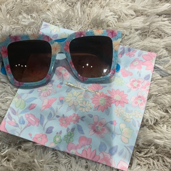 Pink Floral sunglasses holder with Chain Strap - Picture 3 of 3